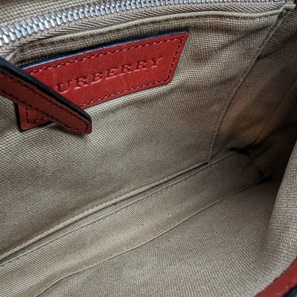 Burberry "Henham" house check crossbody bag - Picture 9 of 14